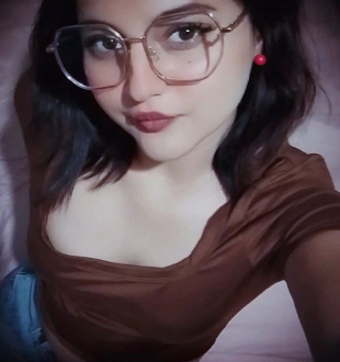 <em><strong>Rebeca J.</strong></em>